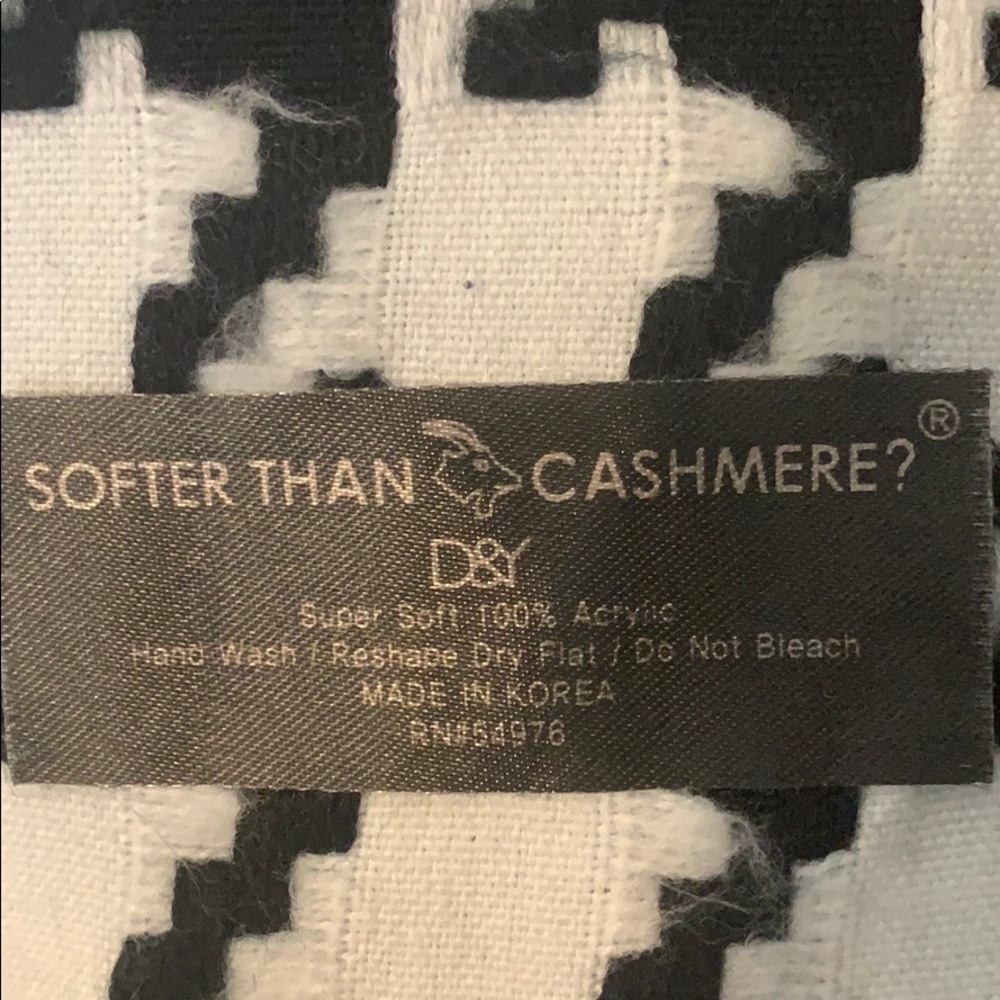 Houndstooth Wrap NWOT - Picture 6 of 6